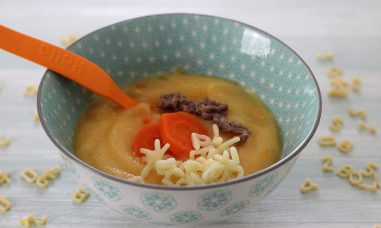 Mittagsbrei mit Karotten, Nudeln und Hackfleisch